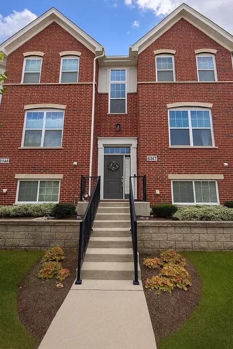 6347 Capulina Ave, Morton Grove, IL 60053
