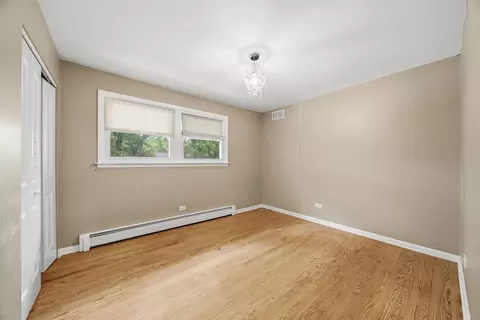 Bedroom - 835 Maple Rd, Flossmoor, IL 60422 photo 9 of 9