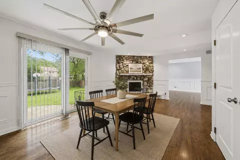 Dining - 835 Maple Rd, Flossmoor, IL 60422 photo 1 of 5