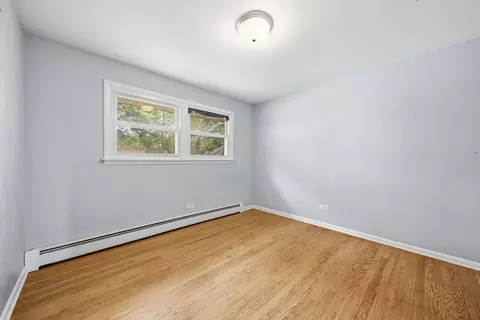 Bedroom - 835 Maple Rd, Flossmoor, IL 60422 photo 8 of 9
