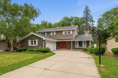 Exterior - 835 Maple Rd, Flossmoor, IL 60422 photo 2 of 5