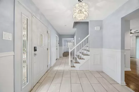 Entry Way - 835 Maple Rd, Flossmoor, IL 60422 photo 1 of 1