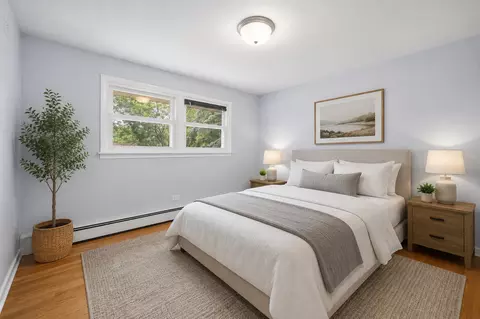 Bedroom - 835 Maple Rd, Flossmoor, IL 60422 photo 4 of 9