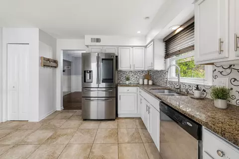 Kitchen - 835 Maple Rd, Flossmoor, IL 60422 photo 2 of 3
