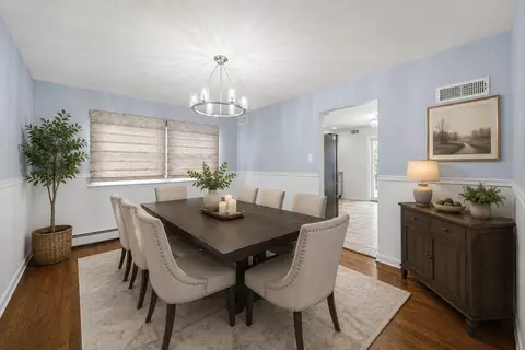 Dining - 835 Maple Rd, Flossmoor, IL 60422 photo 4 of 5