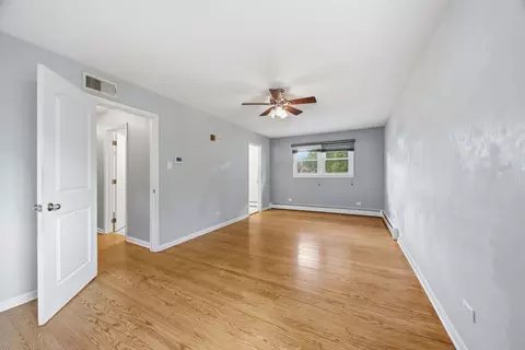 Bedroom - 835 Maple Rd, Flossmoor, IL 60422 photo 6 of 9