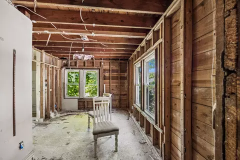 Entry Way - 70 E 155th St, Harvey, IL 60426 photo 1 of 3