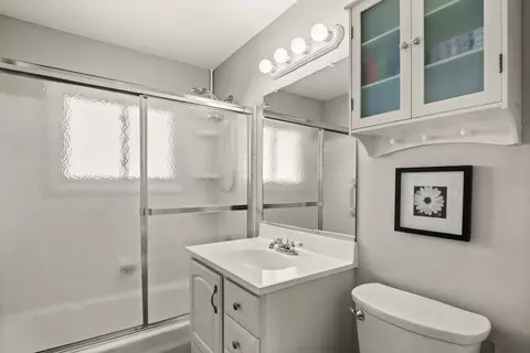 Bath - 1107 Elm St, Wheaton, IL 60189 photo 1 of 2