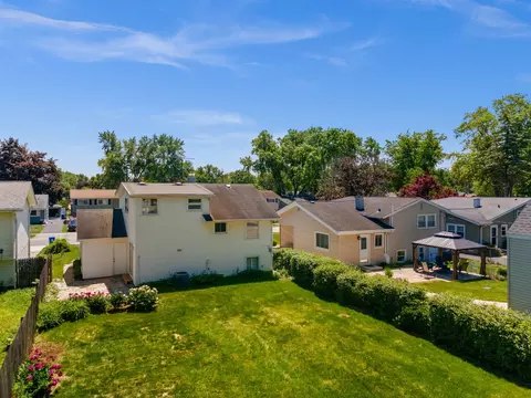 View/Area - 1107 Elm St, Wheaton, IL 60189 photo 2 of 5