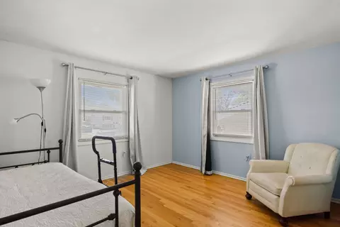 Bedroom - 1107 Elm St, Wheaton, IL 60189 photo 4 of 5