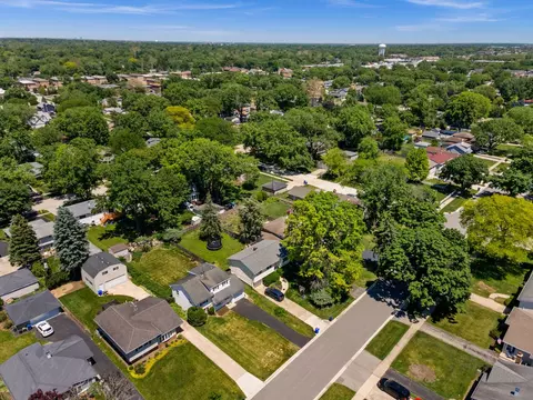 View/Area - 1107 Elm St, Wheaton, IL 60189 photo 3 of 5