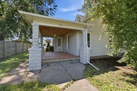 Exterior - 908 4th St, Orion, IL 61273 photo 6 of 11