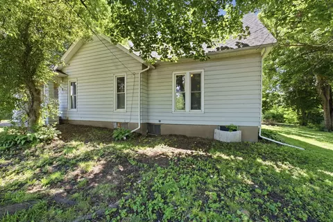 Exterior - 908 4th St, Orion, IL 61273 photo 4 of 11
