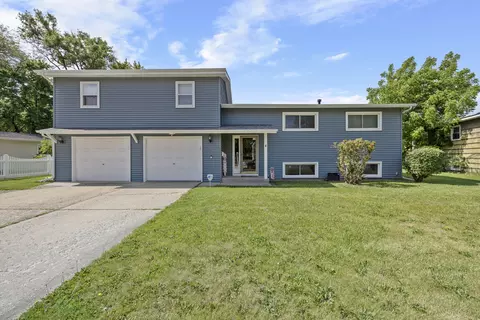 4 Saugatuck Rd, Montgomery, IL 60538