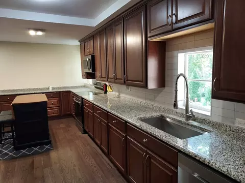 Kitchen - 201 Devonshire Rd, Tower Lakes, IL 60010 photo 6 of 7