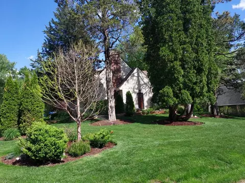 Exterior - 201 Devonshire Rd, Tower Lakes, IL 60010 photo 3 of 9