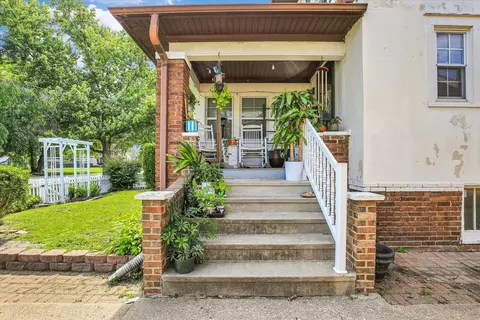 Exterior - 2808 Western Ave, Mattoon, IL 61938 photo 1 of 2
