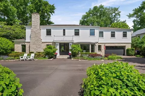 911 Oak Dr, Glencoe, IL 60022