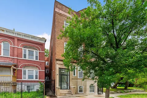 140 W 66th St #1F, Chicago, IL 60621