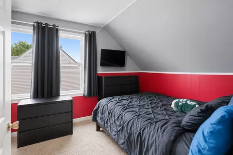 Bedroom - 551 Sunset Dr, Elgin, IL 60123 photo 4 of 4