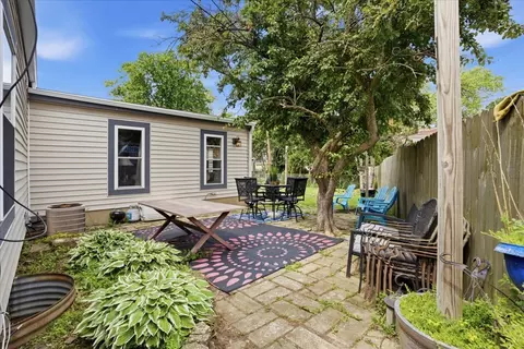 Exterior - 551 Sunset Dr, Elgin, IL 60123 photo 2 of 5
