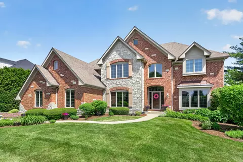 39 W696 Henry David Thoreau Pl, Saint Charles, IL 60175