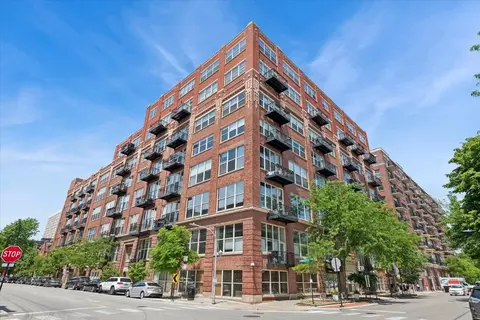 1500 W Monroe St #325, Chicago, IL 60607