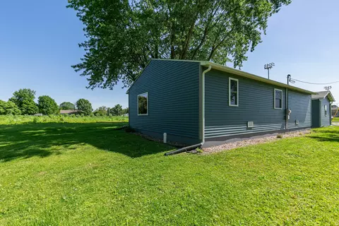 Exterior - 1100 S Johnson St S, Macomb, IL 61455 photo 6 of 8