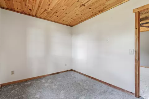 Bedroom - 1100 S Johnson St S, Macomb, IL 61455 photo 3 of 5