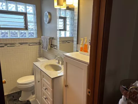 Bath - 3506 E 114th St, Chicago, IL 60617 photo 1 of 3
