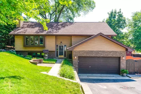 1104 Monroe St, Wauconda, IL 60084