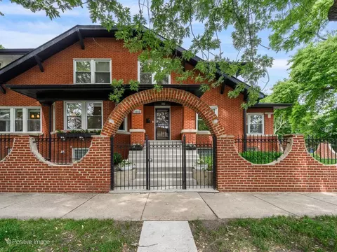 5002 N Central Park Ave, Chicago, IL 60625