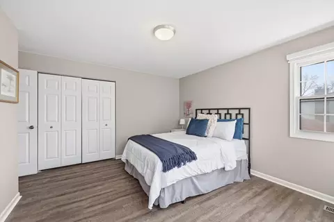 Bedroom - 805 Sutton Dr, Northbrook, IL 60062 photo 1 of 4