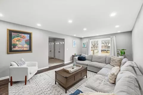 Other - 805 Sutton Dr, Northbrook, IL 60062 photo 2 of 6
