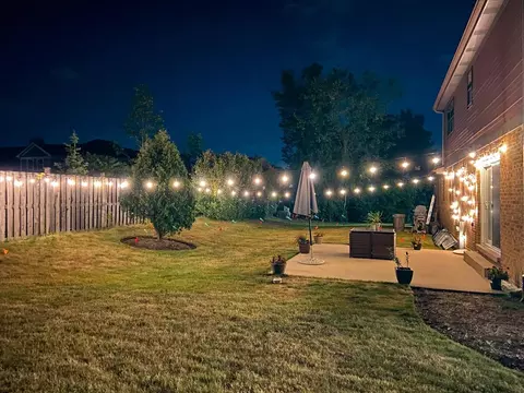 Exterior - 805 Sutton Dr, Northbrook, IL 60062 photo 5 of 5