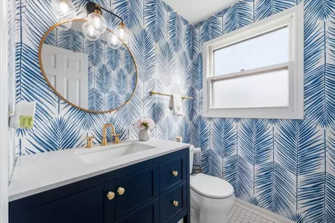Bath - 805 Sutton Dr, Northbrook, IL 60062 photo 1 of 3