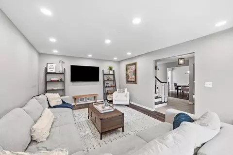 Other - 805 Sutton Dr, Northbrook, IL 60062 photo 1 of 6