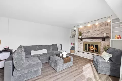 Living - 805 Sutton Dr, Northbrook, IL 60062 photo 1 of 4