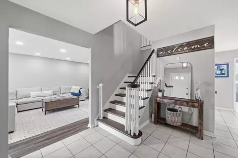 Entry Way - 805 Sutton Dr, Northbrook, IL 60062 photo 1 of 3
