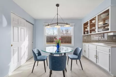 Dining - 805 Sutton Dr, Northbrook, IL 60062 photo 4 of 5
