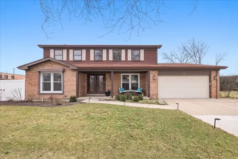 805 Sutton Dr, Northbrook, IL 60062