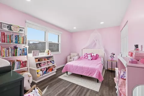 Bedroom - 805 Sutton Dr, Northbrook, IL 60062 photo 3 of 4