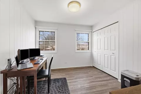 Bedroom - 805 Sutton Dr, Northbrook, IL 60062 photo 2 of 4
