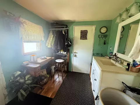 Bath - 1285 Hickory St, Eldena, IL 61324 photo 2 of 2