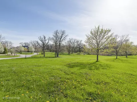 215 Oak Brook Rd, Oak Brook, IL 60523