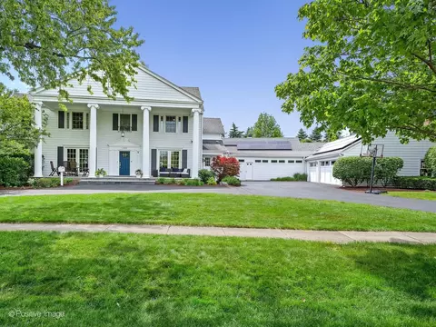 260 Stonegate Rd, Clarendon Hills, IL 60514