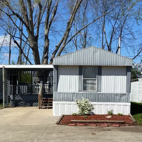 31 Coachman Dr, Urbana, IL 61802