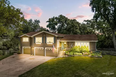680 Glen Haven Ln, Glen Ellyn, IL 60137