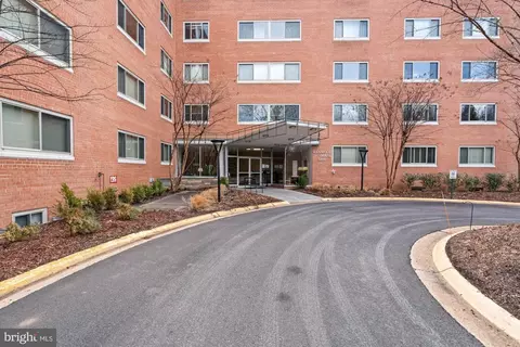 5100 Dorset Ave #111, Chevy Chase, MD 20815