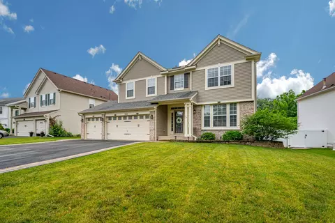 580 Hamilton Ln, North Aurora, IL 60542